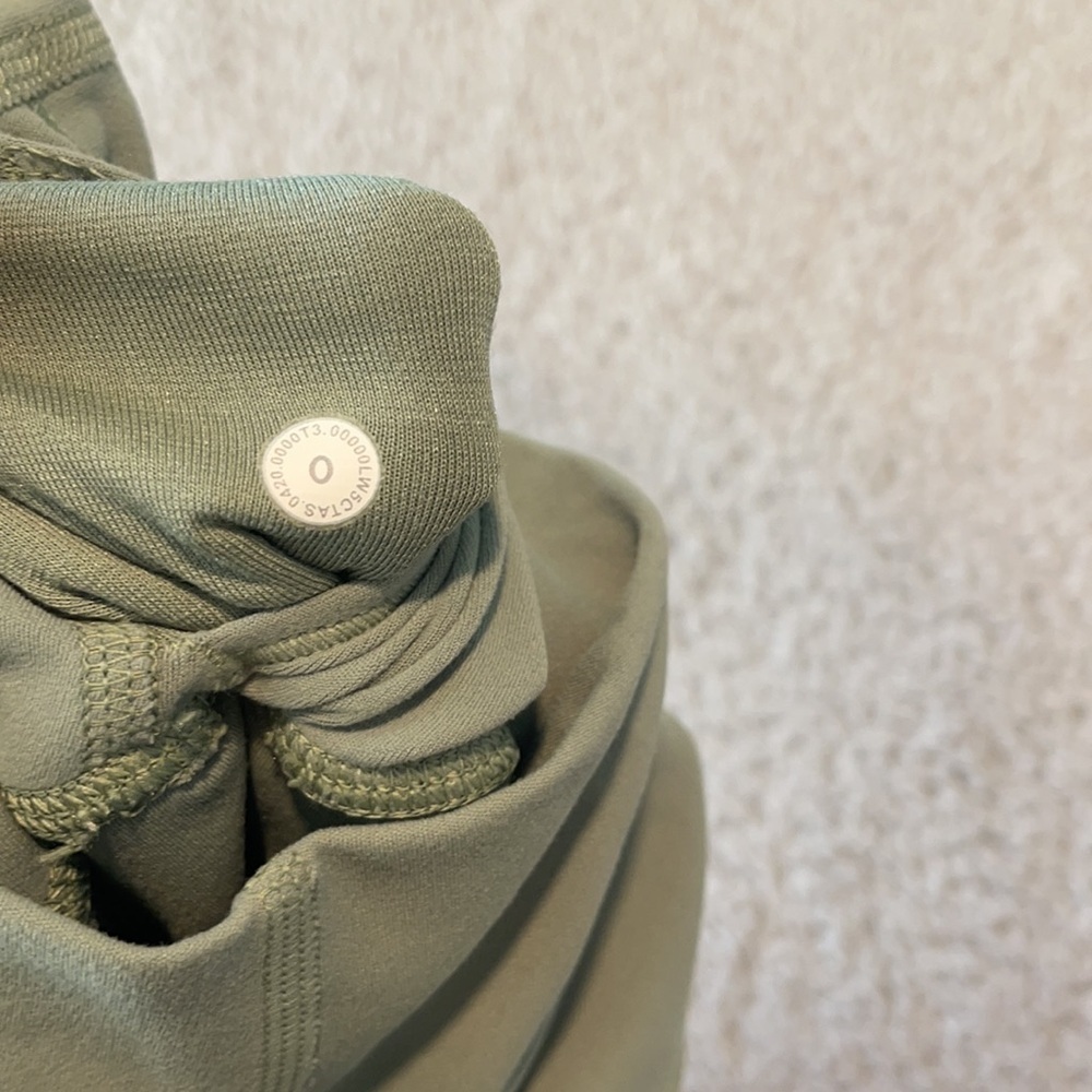 Lululemon Align Pant 25"
Willow Green size 0 - Picture 5 of 5